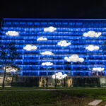 Il Respiro dell’aria, l’installazione di Studio Azzurro: un cielo “Magrittiano” per la Milano Design Week