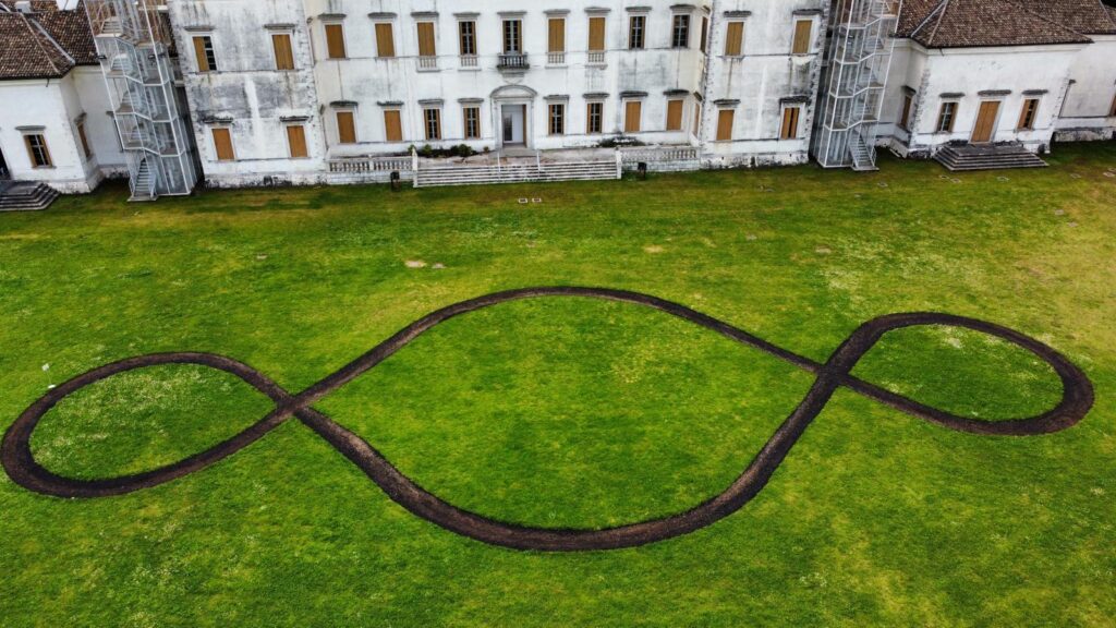 Terza Terra: Pistoletto dialoga con 11 artisti a Villa Manin