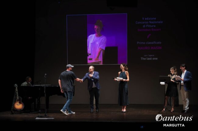 Andrea Fusco premia i vincitori dei concorsi Dantebus 2023
