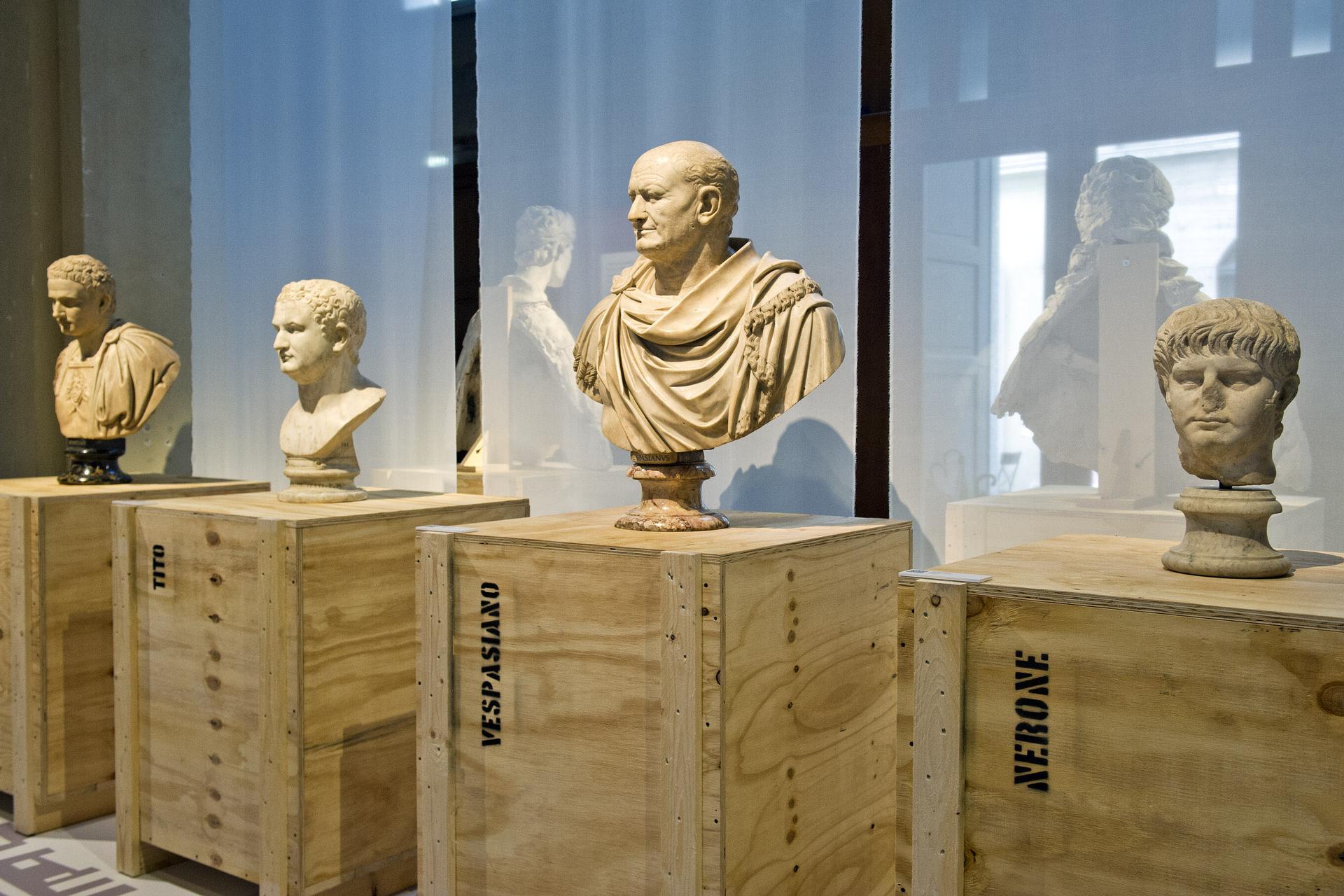 Installation view, Il catalogo del mondo: Plinio il Vecchio e la Storia della Natura. Credit Carlo Pozzoni