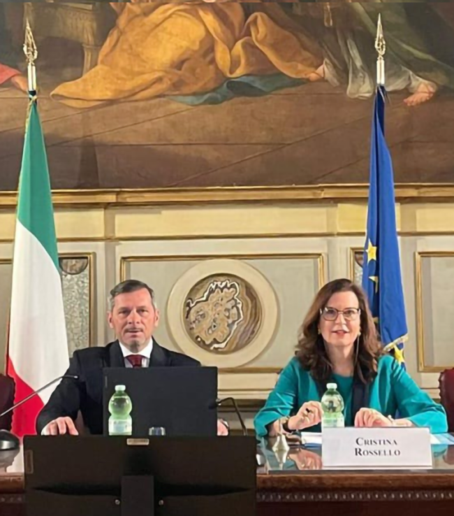 Ivan Drogo Inglese, segretario dell'Intergruppo Parlamentare e l’Onorevole Rossello nella Sala del Cenacolo