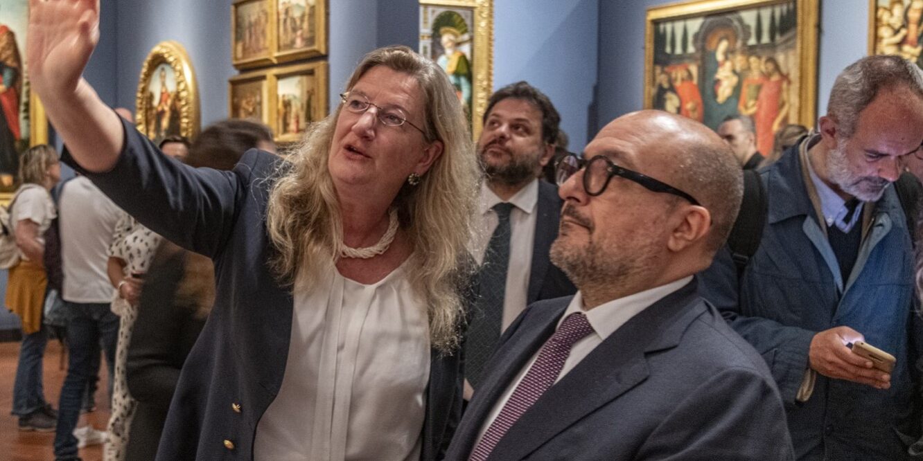 La direttrice della Galleria dell’Accademia di Firenze Cecile Hollberg insieme al ministro della Cultura Gennaro Sangiuliano