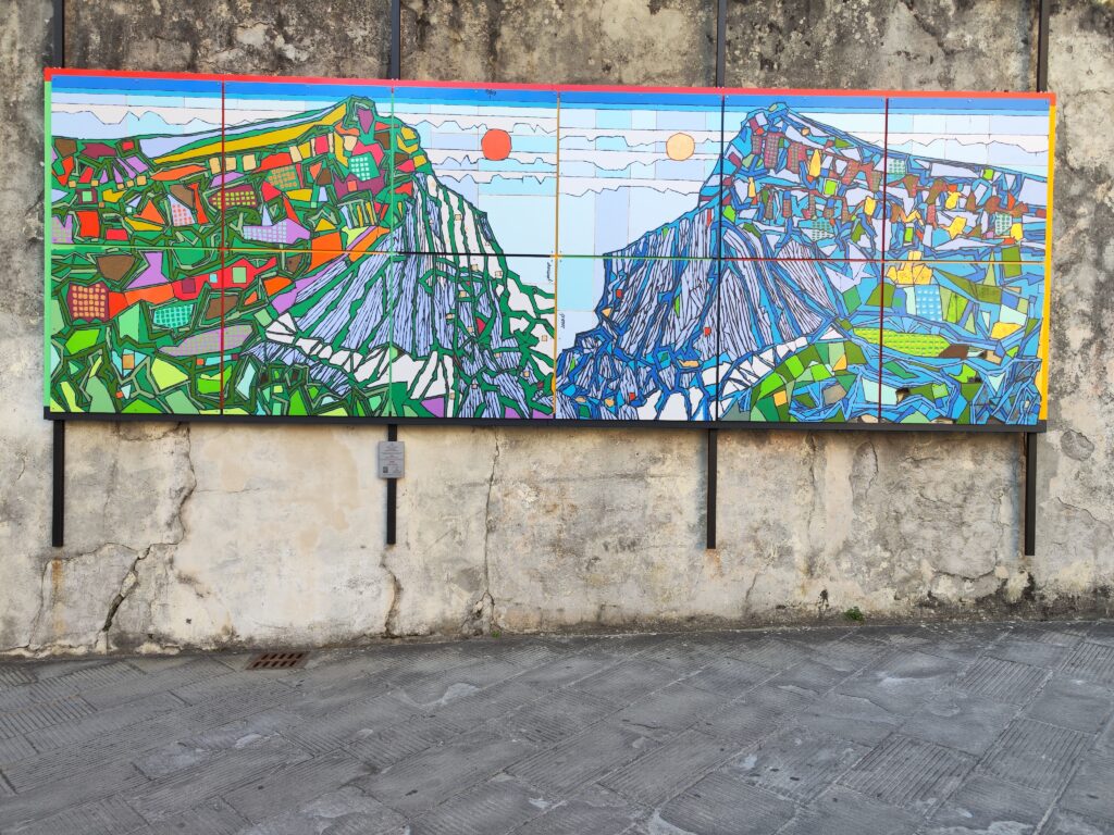 Il murale di Tano Pisano ispirato da Michelangelo a Pietrasanta