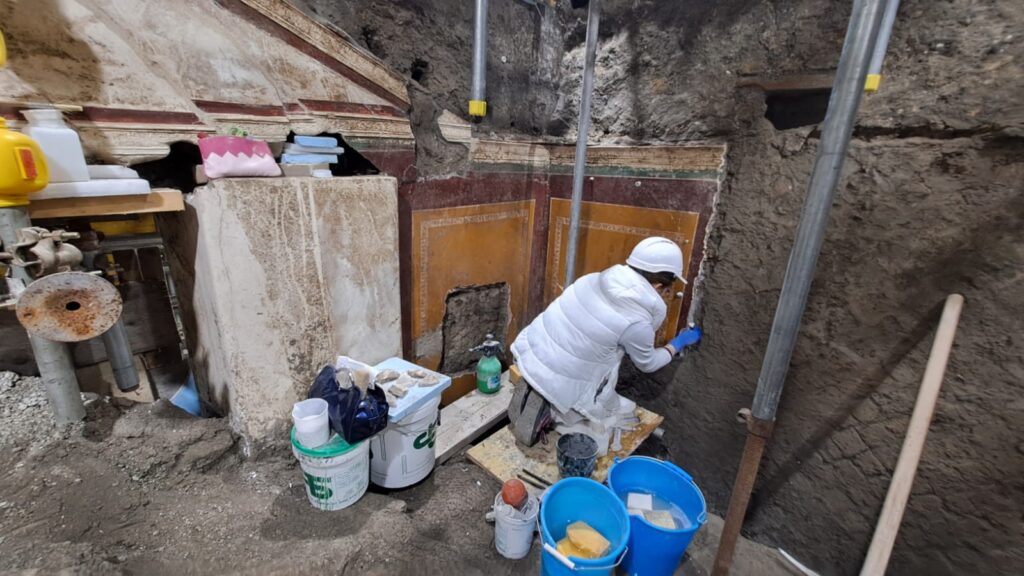 Pompei, torna alla luce il sacello della Villa Suburbana di Civita Giuliana