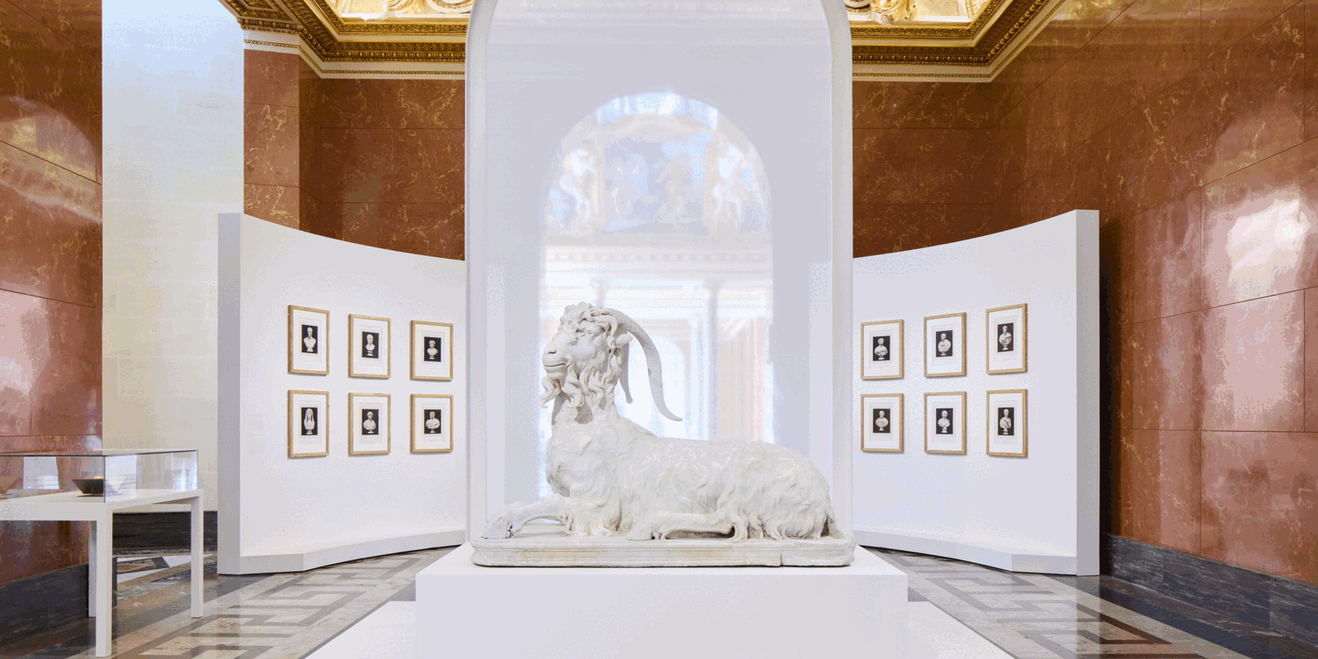 Installation view Capolavori della Collezione Torlonia. Louvre, Parigi. Copyright Fondazione Torlonia Ph Agostino Osio