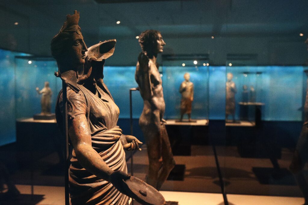 Gli dèi ritornano a Reggio Calabria: i bronzi di San Casciano in mostra