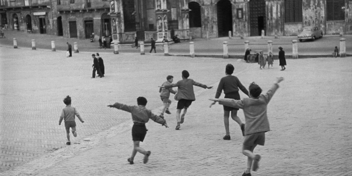 ITALY. Tuscany. Siena. 1953. Henri Cartier-Bresson, Incoronazione di Giovanni XXIII, Città del Vaticano, 1958 © Fondazione Henri Cartier-Bresson / Magnum Photos
