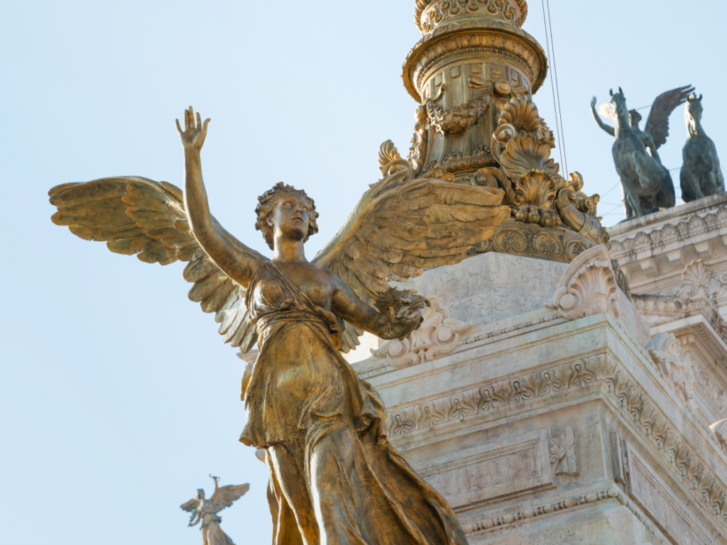 Vittoriano: restaurato il Pennone di Gaetano Vannicola e la Vittoria alata di Edoardo Rubino
