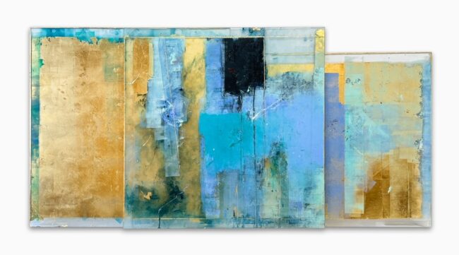 02_Viola Antonello Viola Isola d'Elba - Oro su blu reale chiaro e indaco 2024 Olio, matita e foglia d'oro su vetro 80 x 170 cm / 3 El.