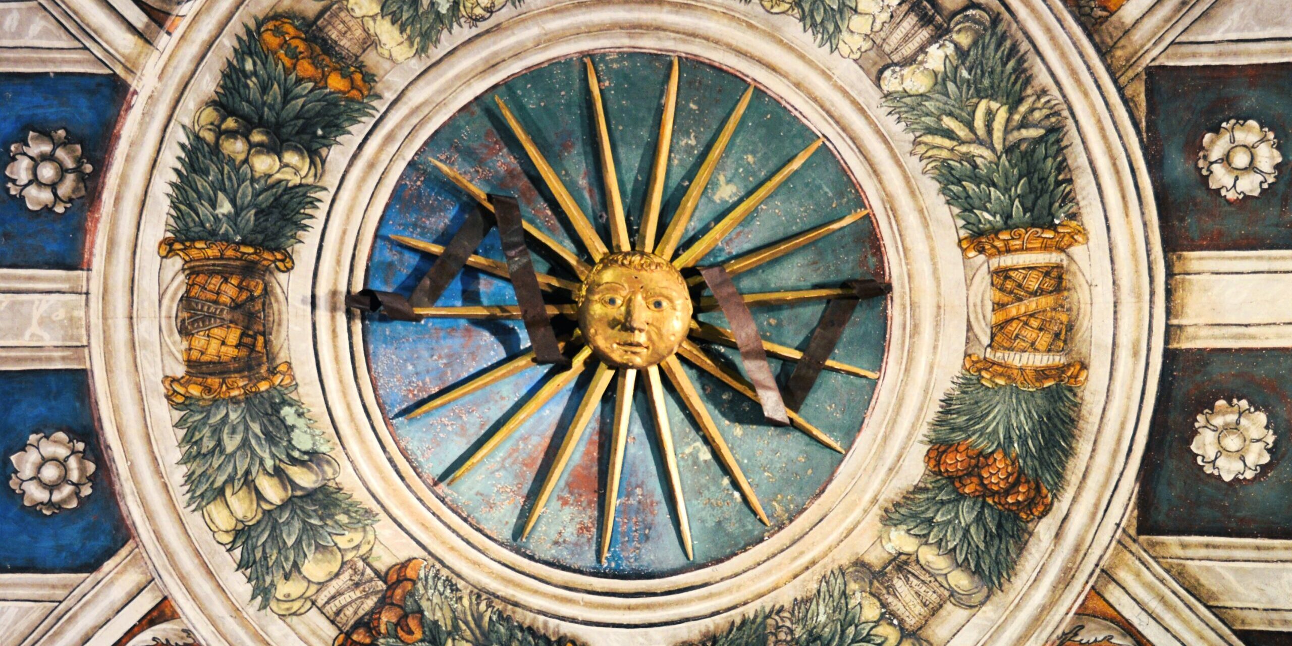 1 Camera del Sole Camera del Sole, particolare del soffitto, 1500 circa