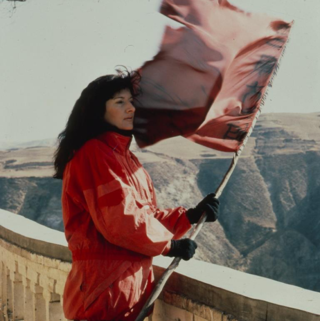marina-abramovic Marina Abramović, Great Wall Walk, Marina on the Wall, China, 1988, Courtesy of the Artist