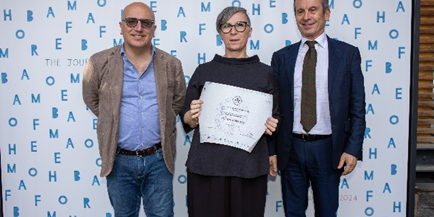 premio-alla-scuola-di-botticimo da sinistra Giuseppe Venier, consigliere delegato di Valore Italia e AD di Umana; Arianna Beretta, Dir Scuola di Restauro di Botticino; Martino Troncatti, presidente Valore Italia e presidente Fondazione Enaip Lombardia