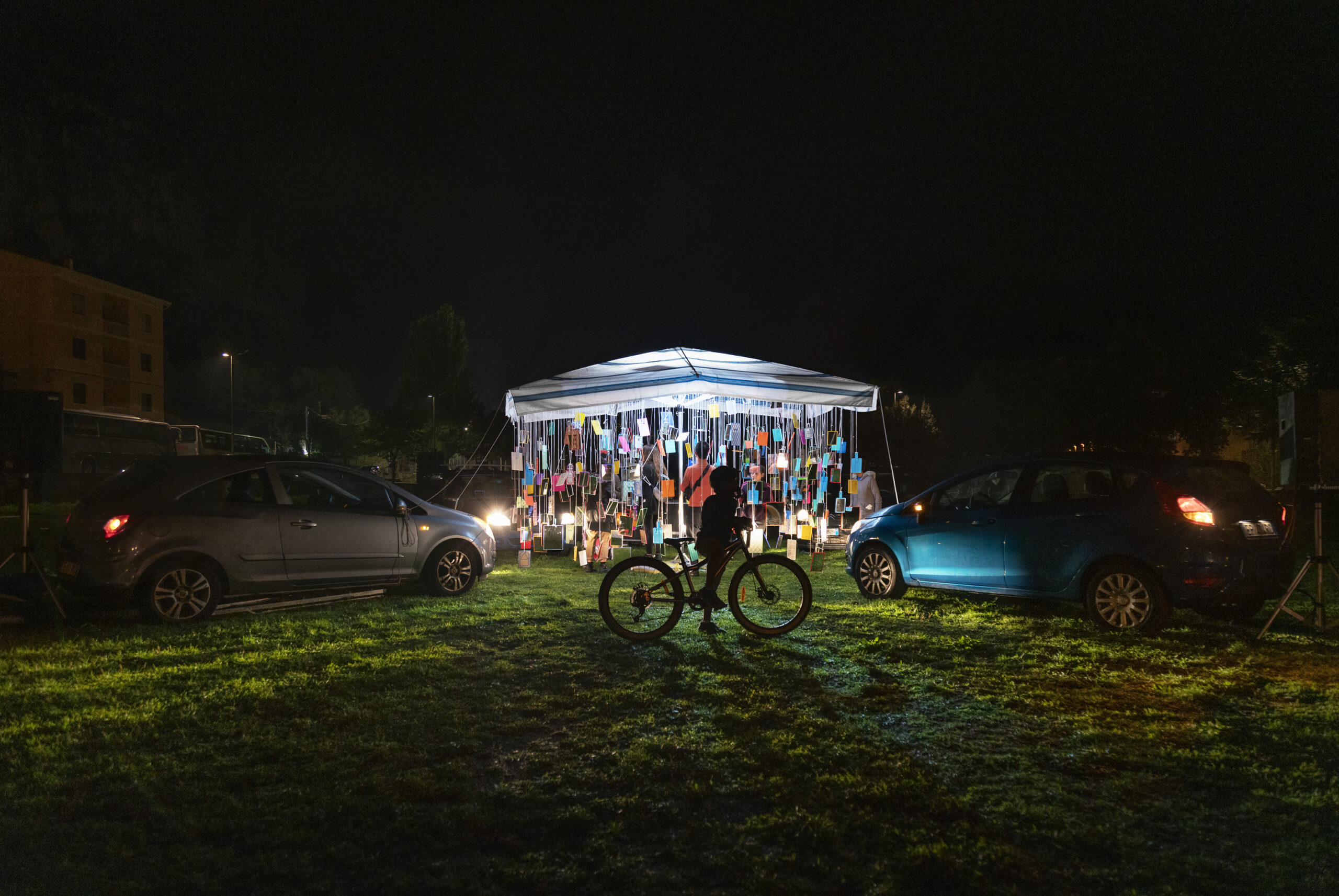 Marcello Maloberti CIRCUS CUORE MIO, 2019 Installazione performativa, Ulassai Inkjet print, 50x75cm; 61x86,5x8 cm framed Courtesy l’artista e Galleria Raffaella Cortese, Milano