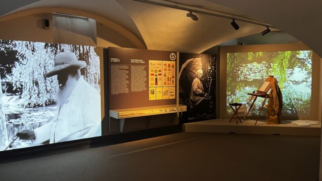 Foto 20-11-24, 13 38 06 Allestimento mostra Impressionisti in Normandia