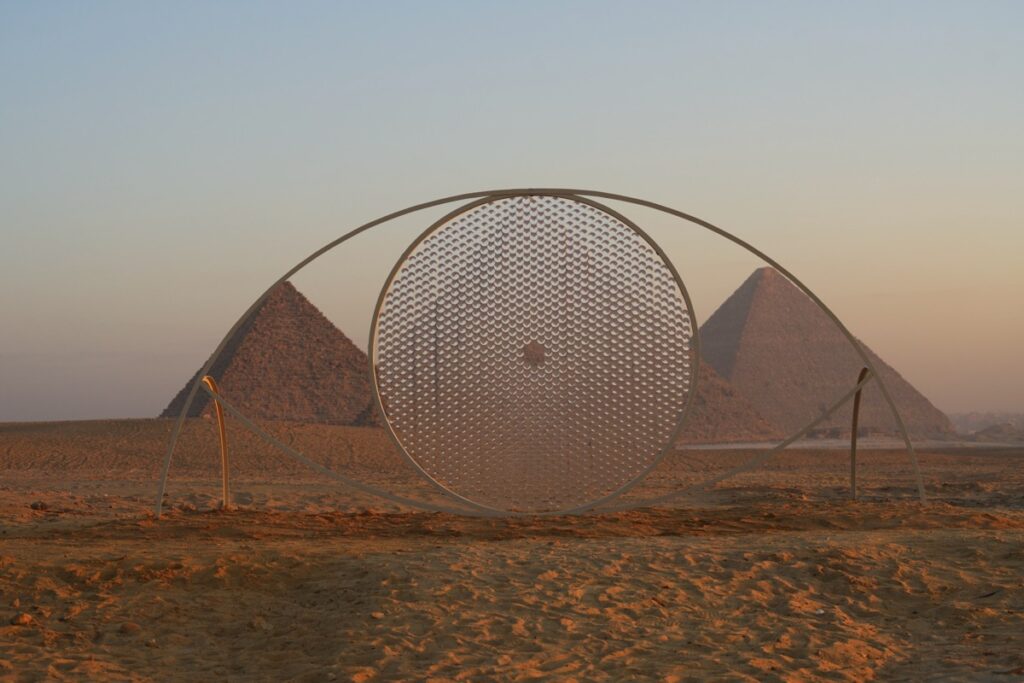 L’installazione di Federica Di Carlo nella Piana di Giza