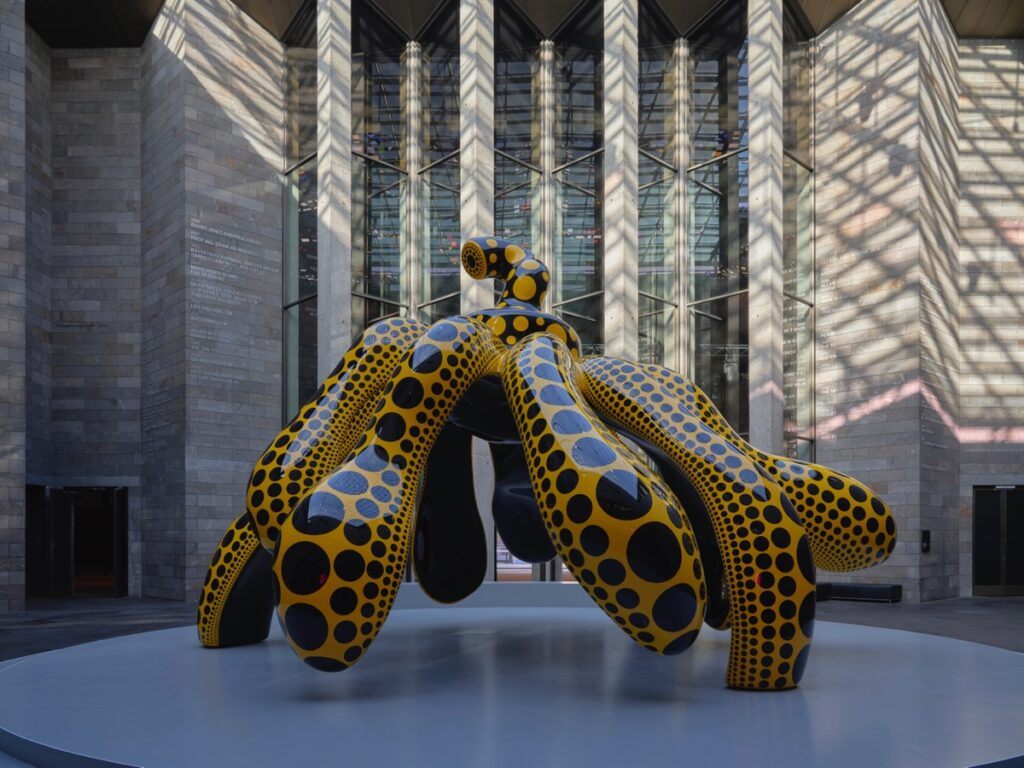 La monumentale “zucca” di Yayoi Kusama arriva in Australia