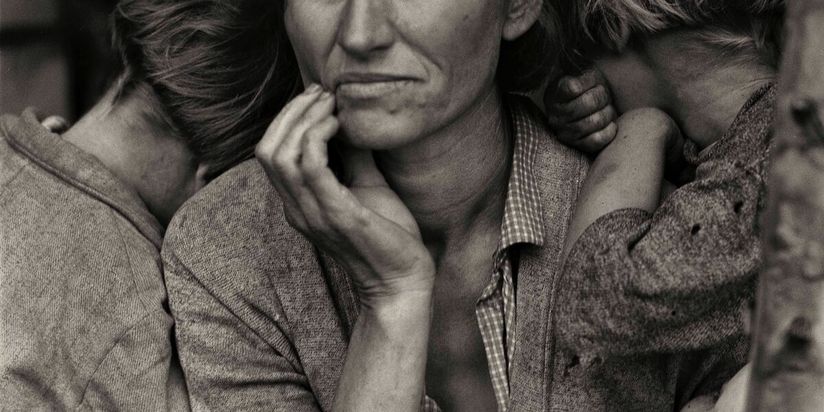 01_Dorothea Lange_Migrant Mother, 1936 Dorothea Lange Destitute pea pickers in California. Mother of seven children. Age thirty-two. Nipomo, California, 1936 The New York Public Library | Library of Congress Prints and Photographs Division Washington
