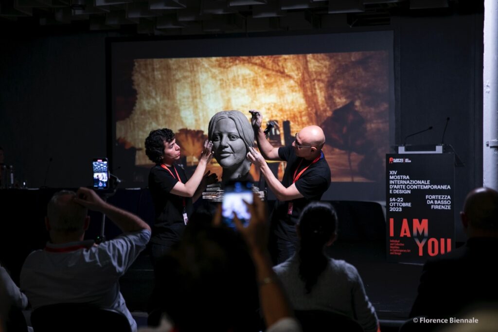Il ricordo di Mahsa Amini: una scultura a Palazzo Guadagni Strozzi Sacrati