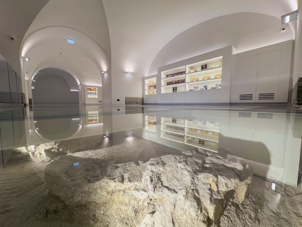 Palazzo Reale di Napoli: inaugurati il nuovo bookshop e una mostra di reperti