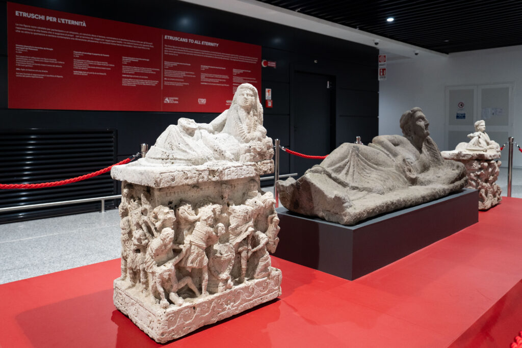 Tre sculture etrusche all’Aeroporto di Fiumicino dal Museo di Villa Giulia