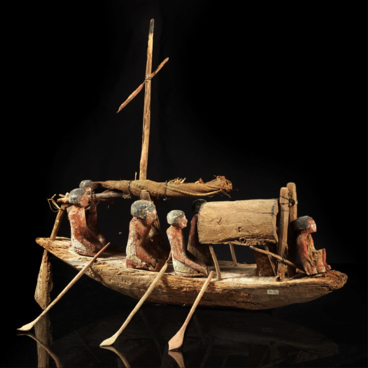 BARCA FUNERARIA H.massima 42 cm; lungh. 50 cm Egitto, Medio Regno 1939 - 1850 a.C.