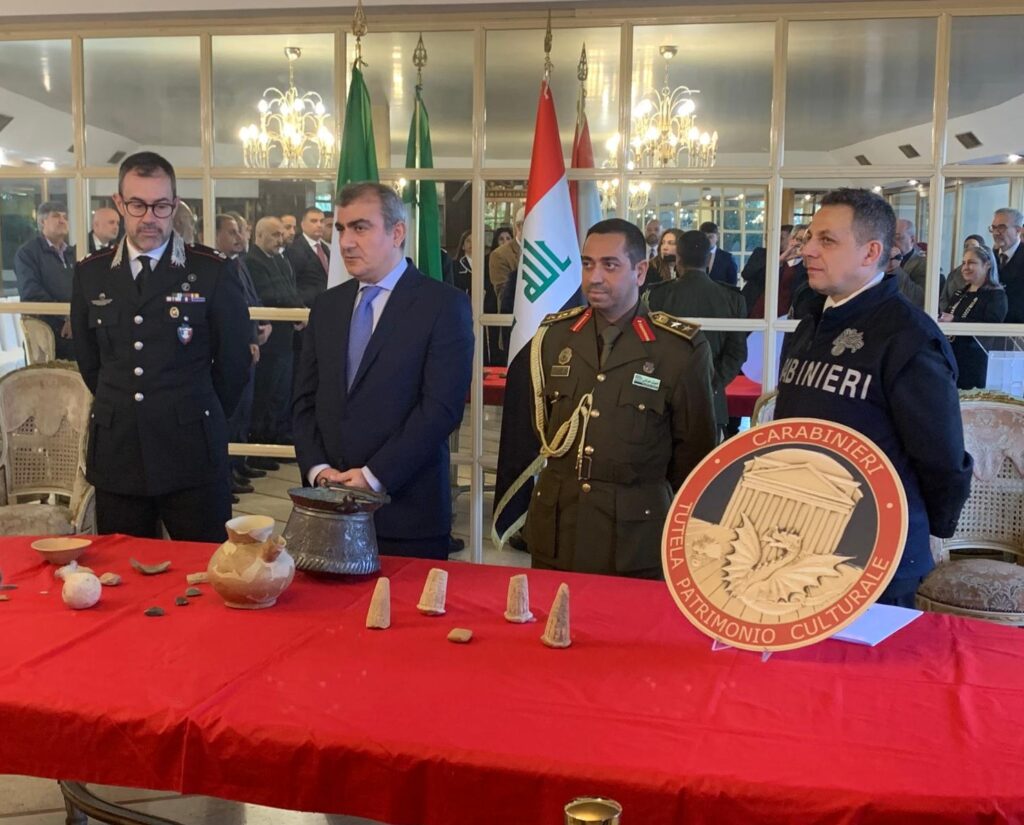 Reperti iracheni trafugati: il Comando Carabinieri TPC recupera e restituisce 5 manufatti archeologici