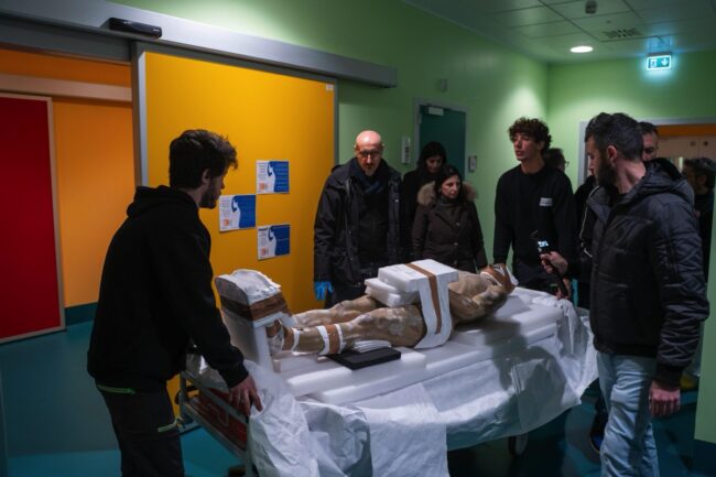 1. Arrivo _Cristo deposto_ all_dell’IRCCS Ospedale Galeazzi-Sant’Ambrogio TAC al Cristo deposto, scultura policroma intagliata in legno, autore ignoto, XVII-XVII sec.
Milano, Chiesa di San Bernardino alle Ossa
