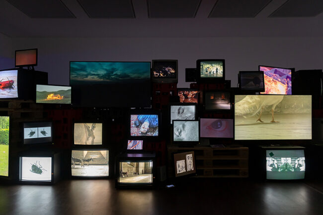 Douglas Gordon at Gagosian Gallery, Grosvenor Hill, Jan 24 Douglas Gordon © Studio lost but found/VG Bild-Kunst, Bonn, Germany / SIAE 2025 Photo: Lucy Dawkins. Courtesy Gagosian