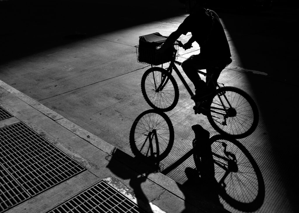 “La parola e il brusio”: alla Galleria Fidia le foto di Sandro Lombardo