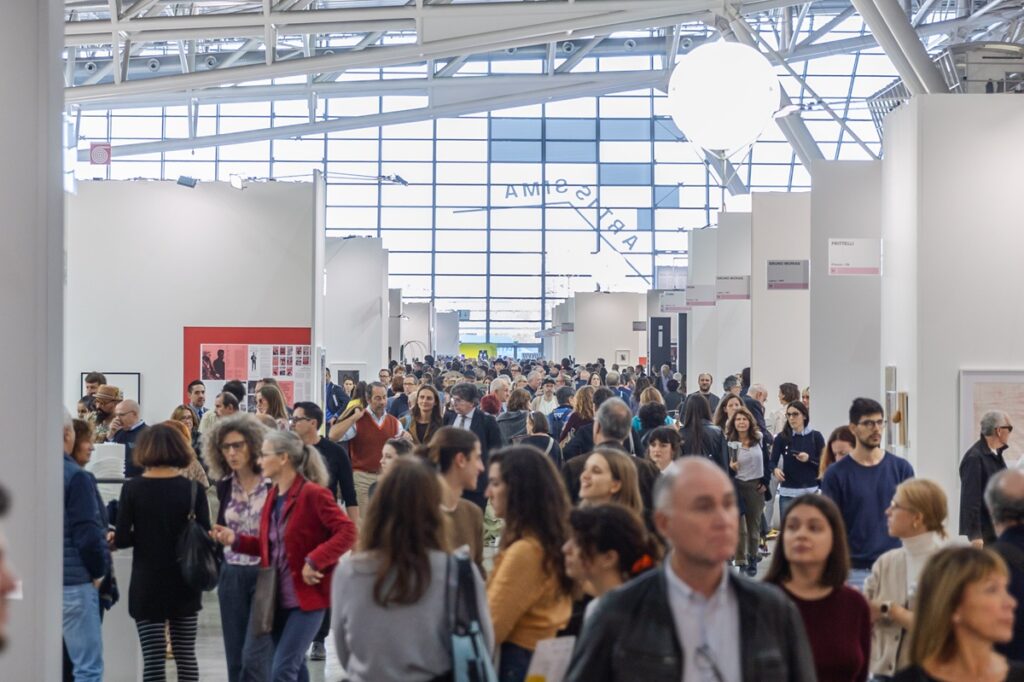 Artissima si fa mappa. Pensiero critico e visione ecologica per un nuovo lessico dell’arte