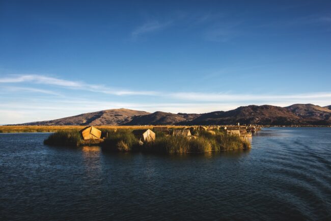 isole galleggianti degli Uros nel lago Titicaca © PROMPERÚ
