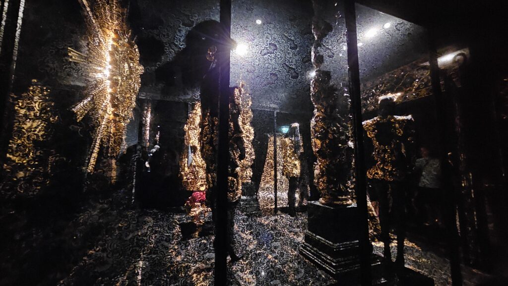 Dolce&Gabbana a Palazzo delle Esposizioni: ancora pochi giorni per le meravigliose creazioni dei due stilisti. Le foto