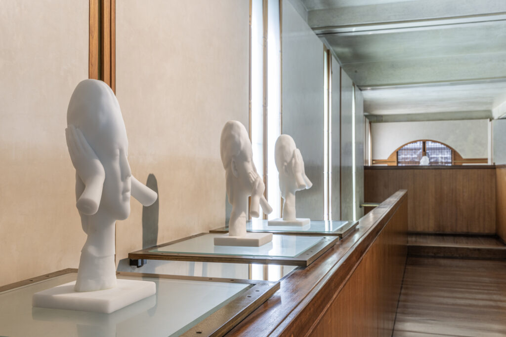 Jaume Plensa e l’anima dell’acqua: al Negozio Olivetti di Venezia la mostra “Water’s Soul”