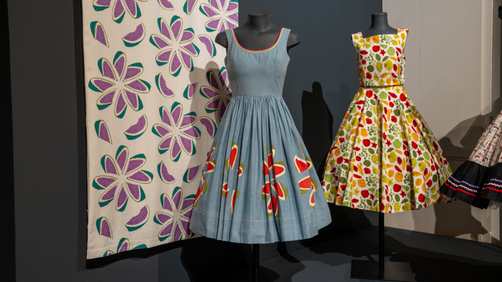 Andy Warhol. Pop Art & Textiles: quando il genio della Pop Art disegnava abiti da donna