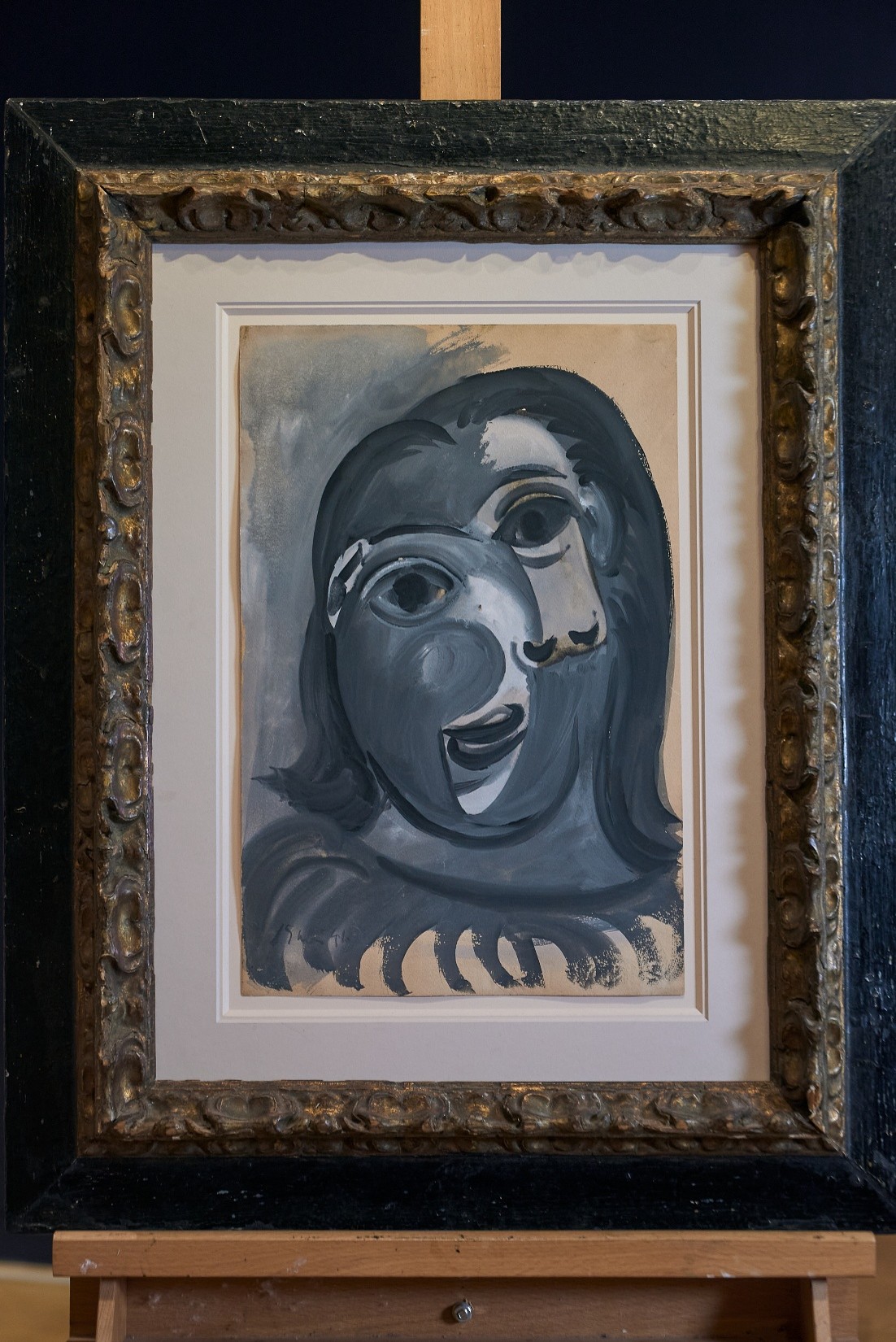© Succession Picasso, Paris 2025 – Pablo Picasso (1881–1973), “Tête de femme”, Gouache sur papier 38.9 x 25.4 cm _ 15.3 x 10 in, Peint en 1941_low
