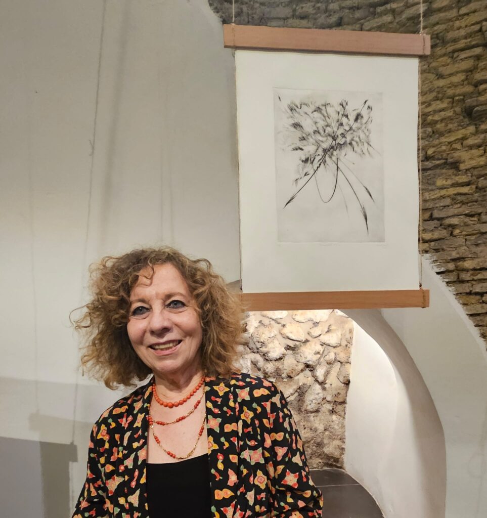 Incanti. La poesia del volo degli uccelli si trasforma nel segno grafico di Natalia Lombardo. Alla Fornace Canova a Roma.