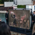 Venezia ritrova il “Bambino Migrante” di Banksy: completato il restauro dell’opera simbolo dei diritti umani