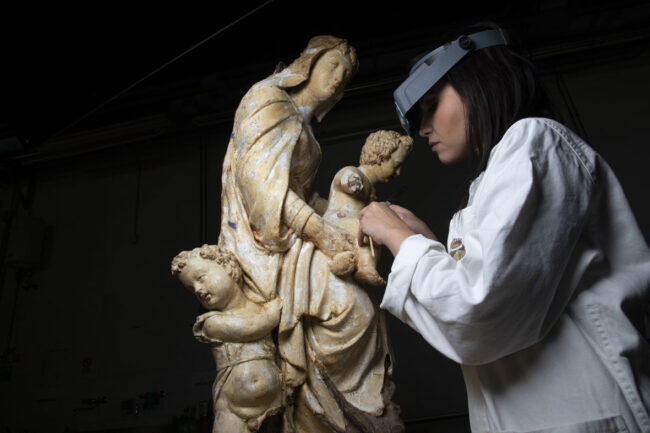 sansovino_madonna_delle_mineghette_durante_il_restauro_foto_opd_pino_zicarelli