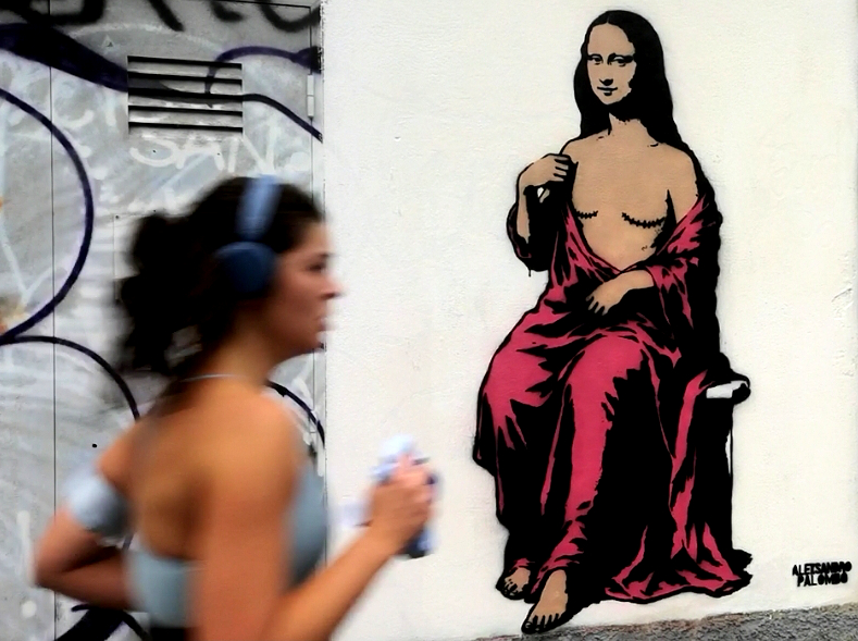 La Gioconda con le cicatrici della mastectomia: il murale di aleXsandro Palombo a Milano